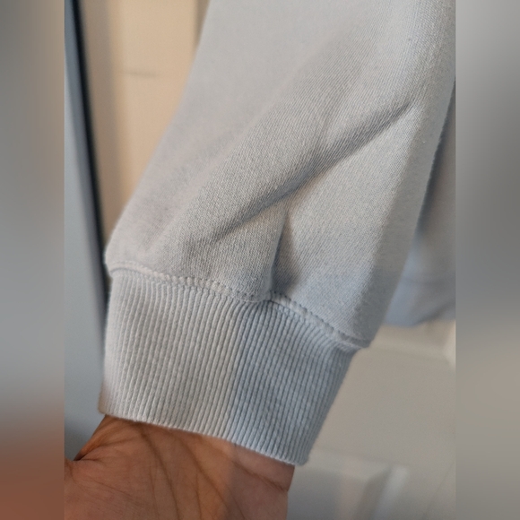 3/$20! H&M Mens Basic Crewneck Sweatshirt - Light Blue - Picture 5 of 14